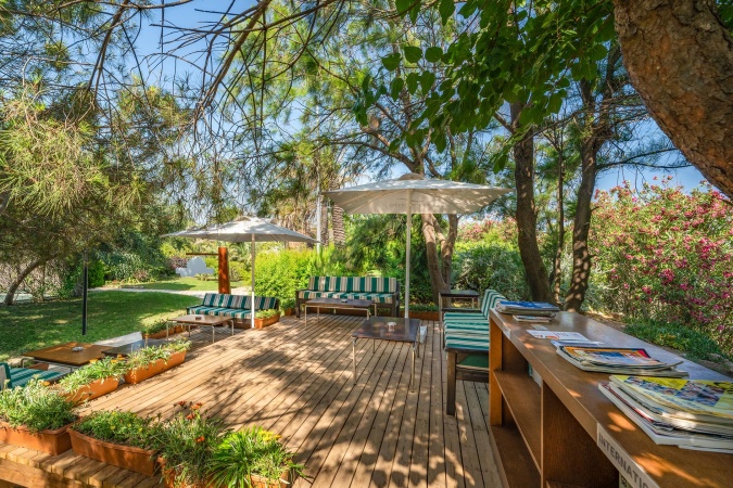 Açık Hava Kitap Okuma Yeri